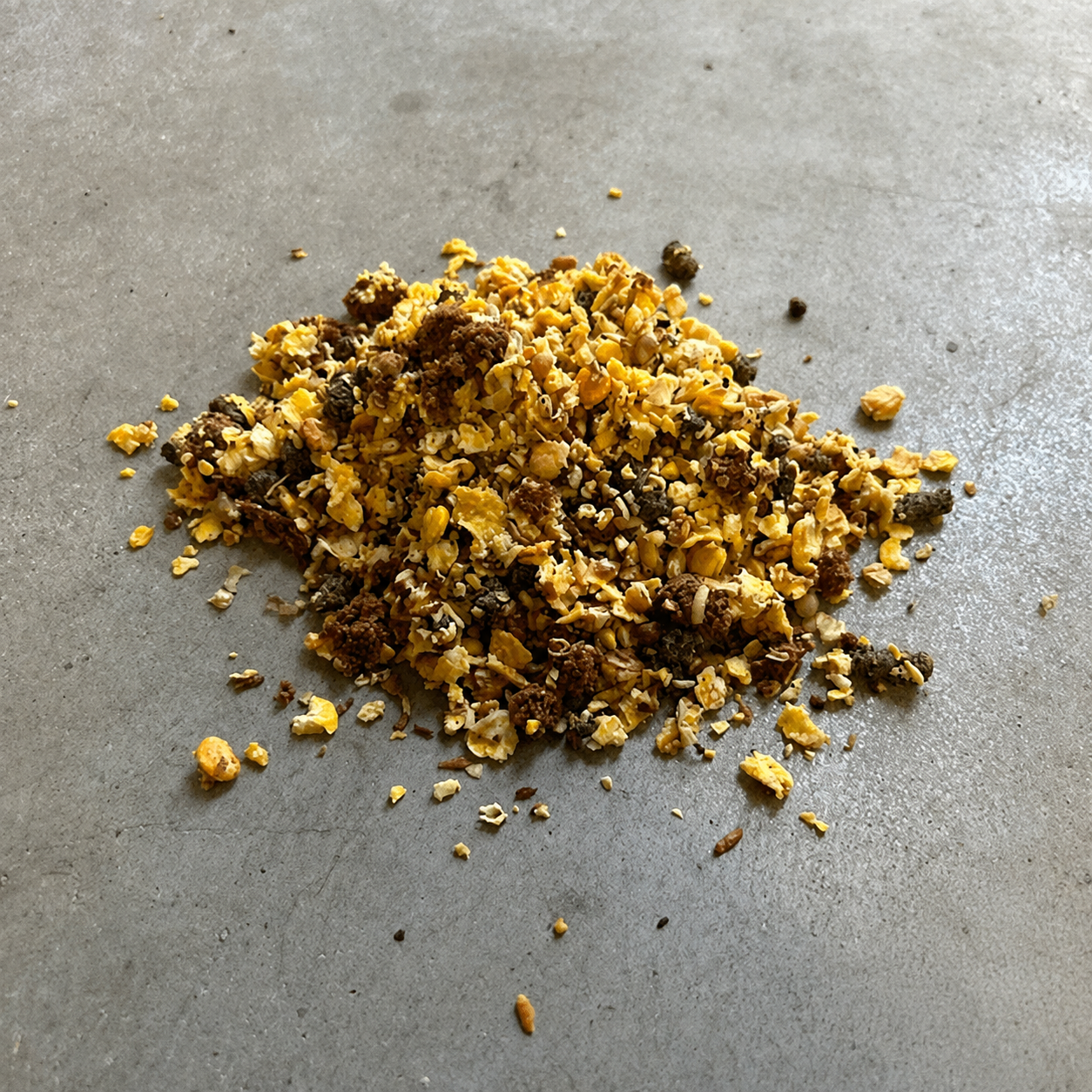 Carp Crunchies Cooked and dried particles